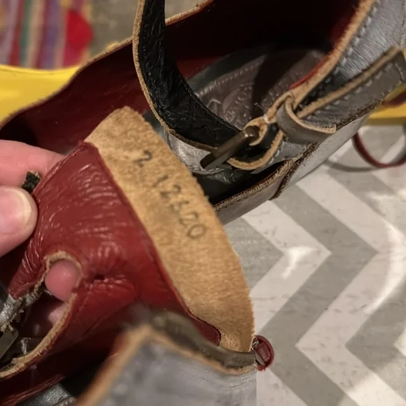 Freebird Marilyn Ankle Strap Flats shoes Women’s Size 8 Stone Multi $225 - Picture 8 of 13